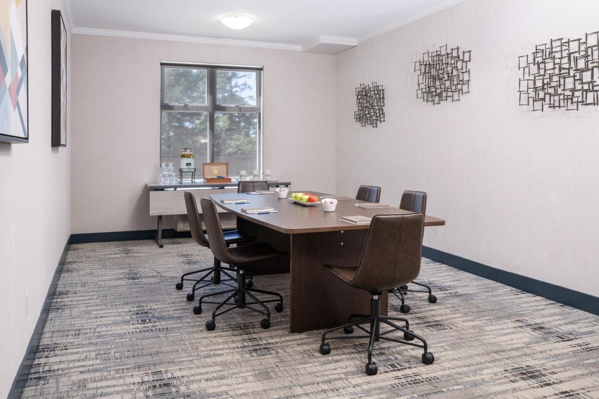 Four Points By Sheraton Victoria Gateway Langford Ngoại thất bức ảnh