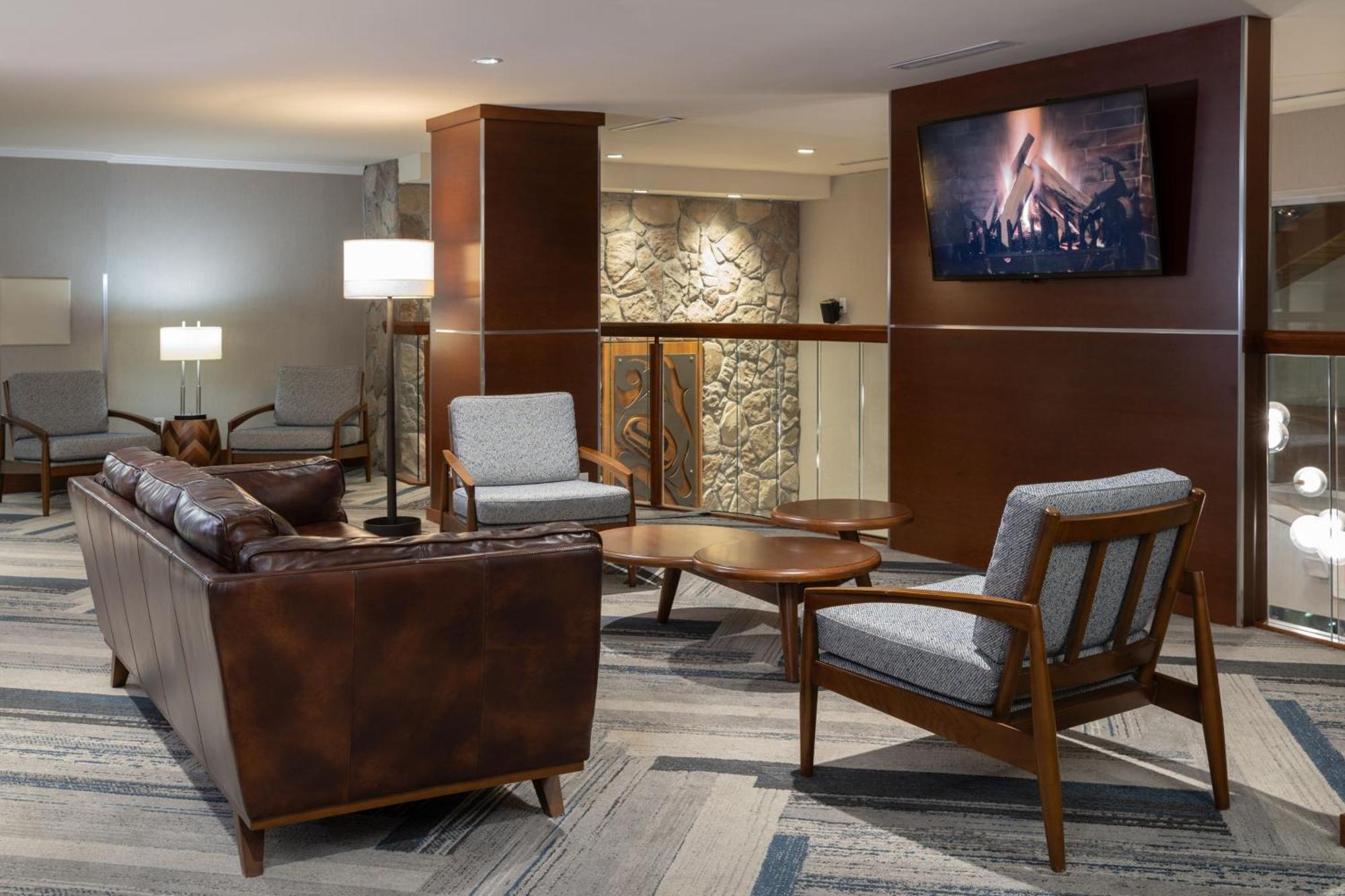 Four Points By Sheraton Victoria Gateway Langford Ngoại thất bức ảnh