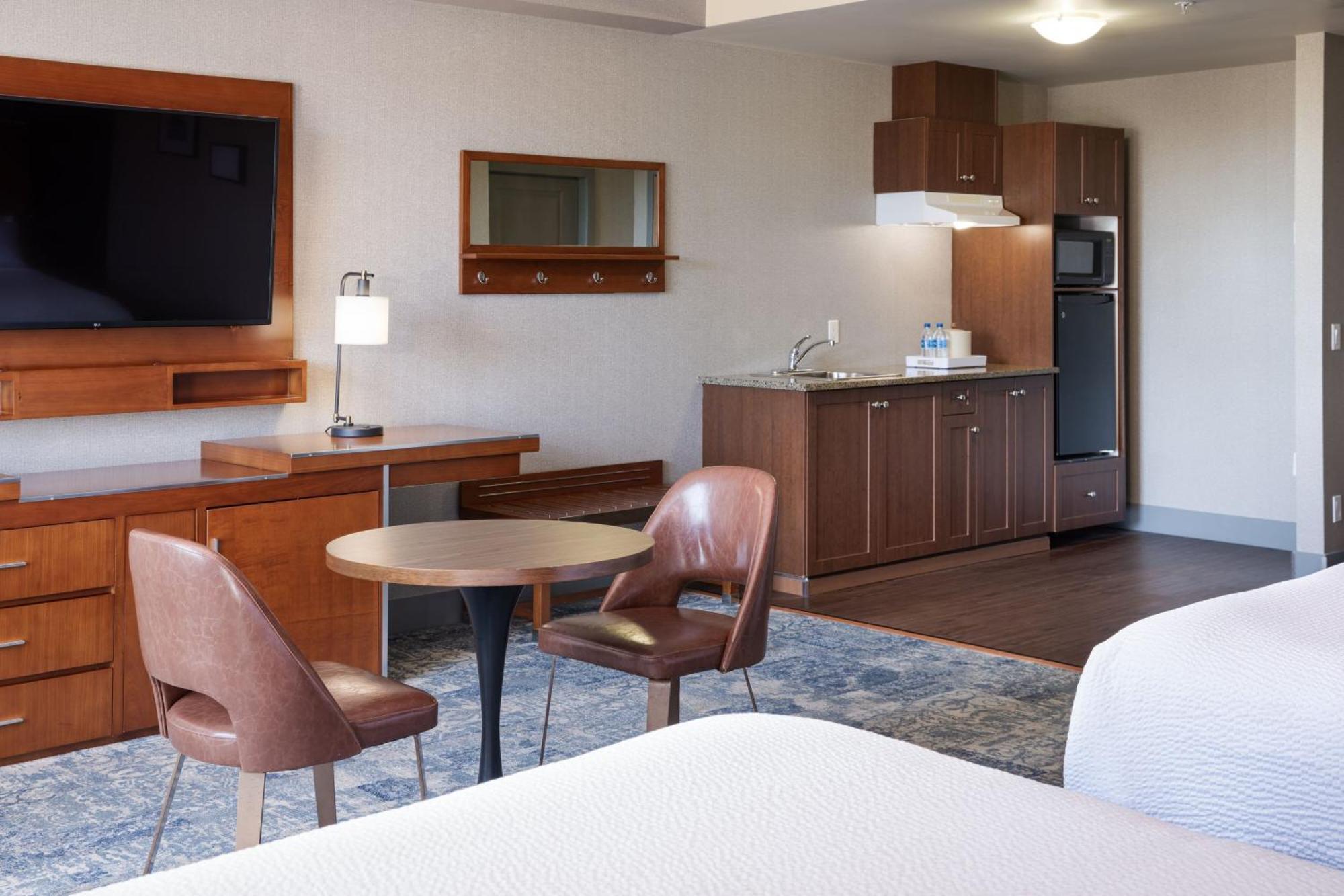 Four Points By Sheraton Victoria Gateway Langford Ngoại thất bức ảnh