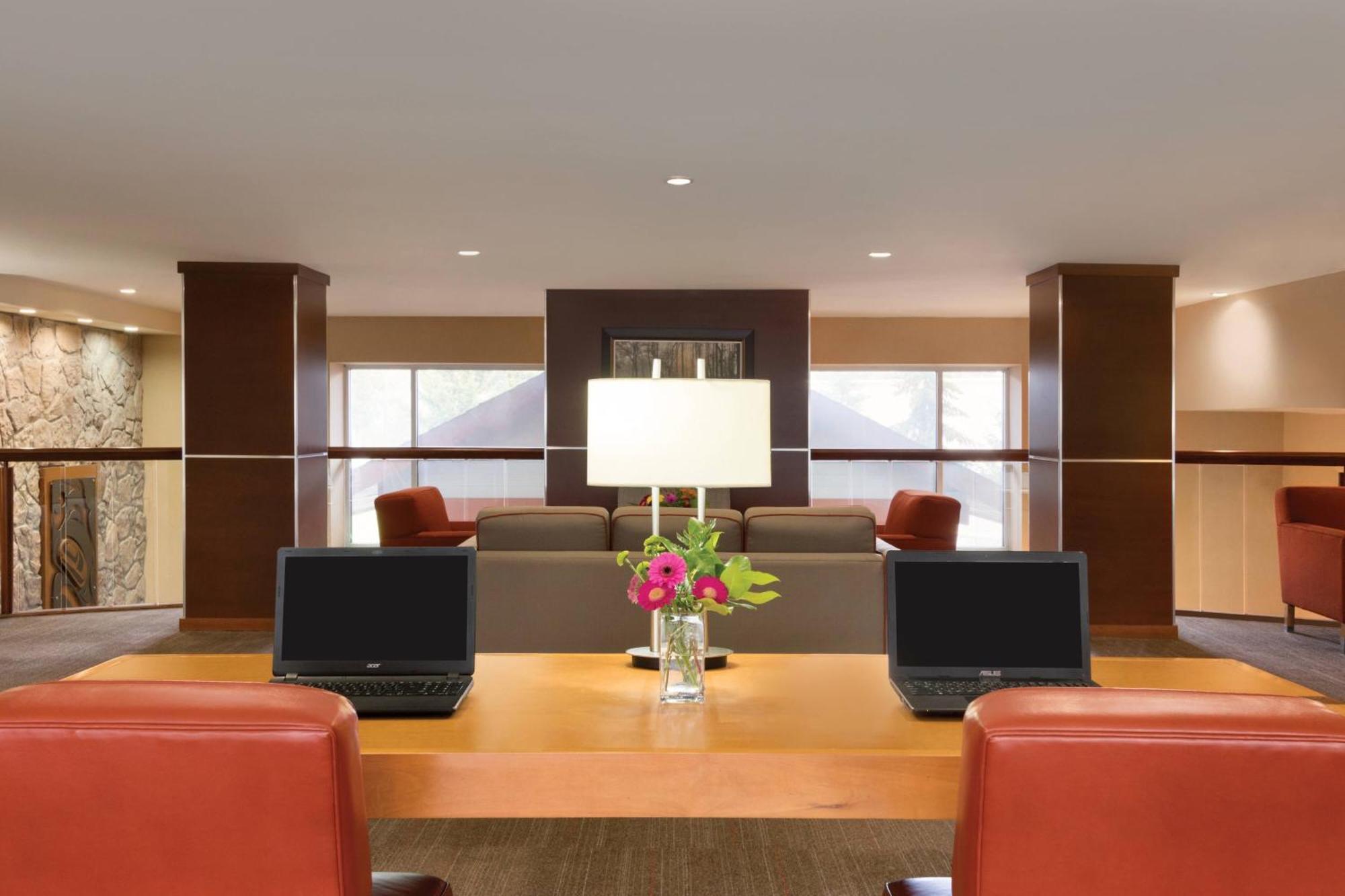 Four Points By Sheraton Victoria Gateway Langford Ngoại thất bức ảnh
